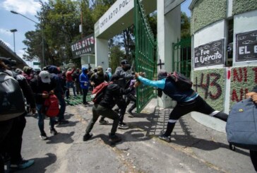 Mexique – 20 blessés lors d’une manifestation pro-Ayotzinapa! (Video)
